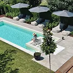 Pomona 4*