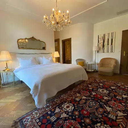 Bed & Breakfast Pomona 4*