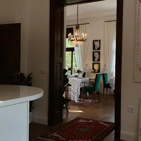 Pomona 4*