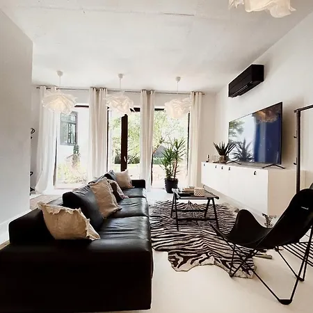 Pomona 4*