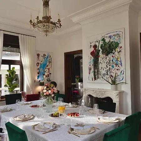 Pomona Bed & Breakfast 4*